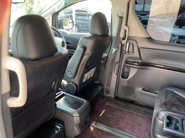 ヴェルファイア ２．４　Ｚ　ゴールデンアイズＩＩ　自社　ローン　信用回復ローン　純正８インチＨＤＤナビ・フルセグＴＶ・Ｂｌｕｅｔｏｏｔｈ・ＥＴＣ・バックカメラ・純正１８インチアルミ・両側パワースライドドア・前後クリアランスソナー・リアエアコ・ＨＩＤ（22枚目）