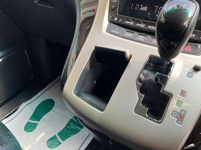 ヴェルファイア ２．４　Ｚ　ゴールデンアイズＩＩ　自社　ローン　信用回復ローン　純正８インチＨＤＤナビ・フルセグＴＶ・Ｂｌｕｅｔｏｏｔｈ・ＥＴＣ・バックカメラ・純正１８インチアルミ・両側パワースライドドア・前後クリアランスソナー・リアエアコ・ＨＩＤ（37枚目）