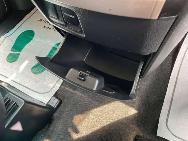 ヴェルファイア ２．４　Ｚ　ゴールデンアイズＩＩ　自社　ローン　信用回復ローン　純正８インチＨＤＤナビ・フルセグＴＶ・Ｂｌｕｅｔｏｏｔｈ・ＥＴＣ・バックカメラ・純正１８インチアルミ・両側パワースライドドア・前後クリアランスソナー・リアエアコ・ＨＩＤ（38枚目）