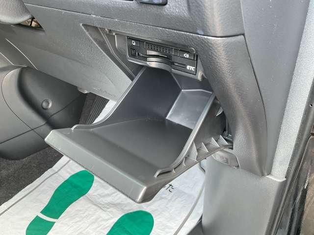 ヴェルファイア ２．４　Ｚ　ゴールデンアイズＩＩ　自社　ローン　信用回復ローン　純正８インチＨＤＤナビ・フルセグＴＶ・Ｂｌｕｅｔｏｏｔｈ・ＥＴＣ・バックカメラ・純正１８インチアルミ・両側パワースライドドア・前後クリアランスソナー・リアエアコ・ＨＩＤ（43枚目）