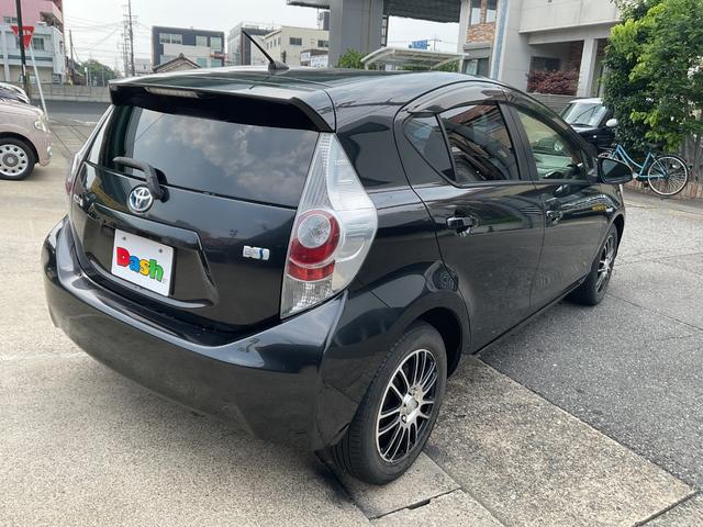 アクア Ｓ　社外ＳＤナビ・フルセグＴＶ・Ｂｌｕｅｔｏｏｔｈ・バックカメラ・ＥＴＣ・社外アルミホイール・ＨＩＤオートライト・アイドリングストップ・プッシュスタート・ヘッドライトレベライザー・オートリトラミラー（11枚目）