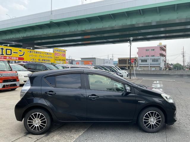 アクア Ｓ　社外ＳＤナビ・フルセグＴＶ・Ｂｌｕｅｔｏｏｔｈ・バックカメラ・ＥＴＣ・社外アルミホイール・ＨＩＤオートライト・アイドリングストップ・プッシュスタート・ヘッドライトレベライザー・オートリトラミラー（12枚目）