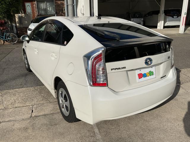 プリウス Ｓ　純正ＳＤナビ・ワンセグＴＶ・Ｂｌｕｅｔｏｏｔｈ・バックカメラ・ＥＴＣ・ＨＩＤライト・ステアリングリモコン・純正アルミホイール（9枚目）