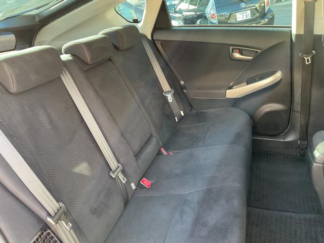 プリウス Ｓ　純正ＳＤナビ・ワンセグＴＶ・Ｂｌｕｅｔｏｏｔｈ・バックカメラ・ＥＴＣ・ＨＩＤライト・ステアリングリモコン・純正アルミホイール（18枚目）