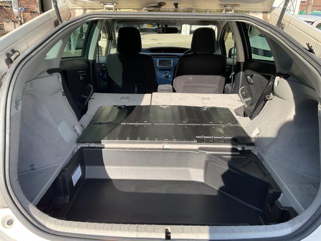 プリウス Ｓ　純正ＳＤナビ・ワンセグＴＶ・Ｂｌｕｅｔｏｏｔｈ・バックカメラ・ＥＴＣ・ＨＩＤライト・ステアリングリモコン・純正アルミホイール（23枚目）