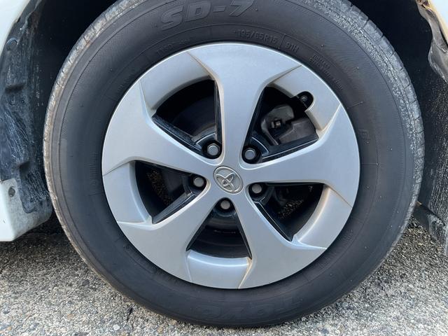 プリウス Ｓ　純正ＳＤナビ・ワンセグＴＶ・Ｂｌｕｅｔｏｏｔｈ・バックカメラ・ＥＴＣ・ＨＩＤライト・ステアリングリモコン・純正アルミホイール（48枚目）