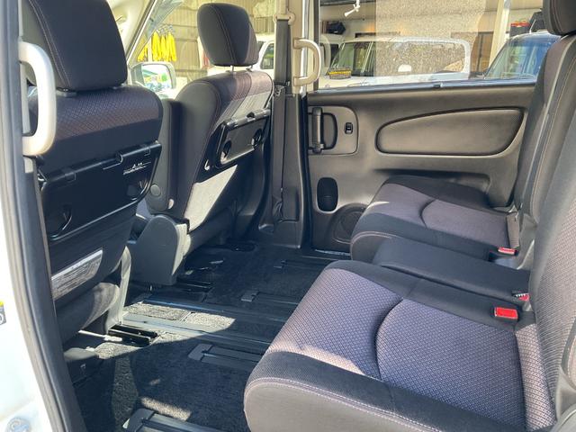 セレナ ハイウェイスター　Ｓ－ハイブリッド　純正メモリーナビ・ＴＶ・ＤＶＤ・バックカメラ・ＥＴＣ・純正アルミホイール・両側電動スライドドア・アイドリングストップ・オートライト・フォグランプ・プッシュスタート・ドアバイザー（19枚目）