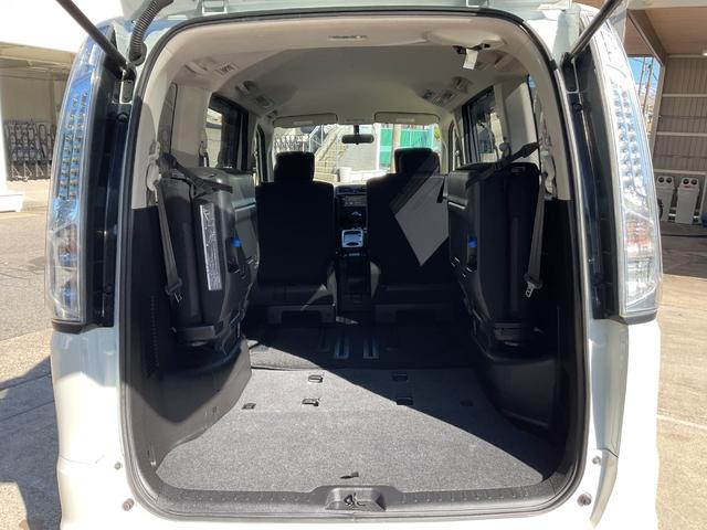 セレナ ハイウェイスター　Ｓ－ハイブリッド　純正メモリーナビ・ＴＶ・ＤＶＤ・バックカメラ・ＥＴＣ・純正アルミホイール・両側電動スライドドア・アイドリングストップ・オートライト・フォグランプ・プッシュスタート・ドアバイザー（24枚目）