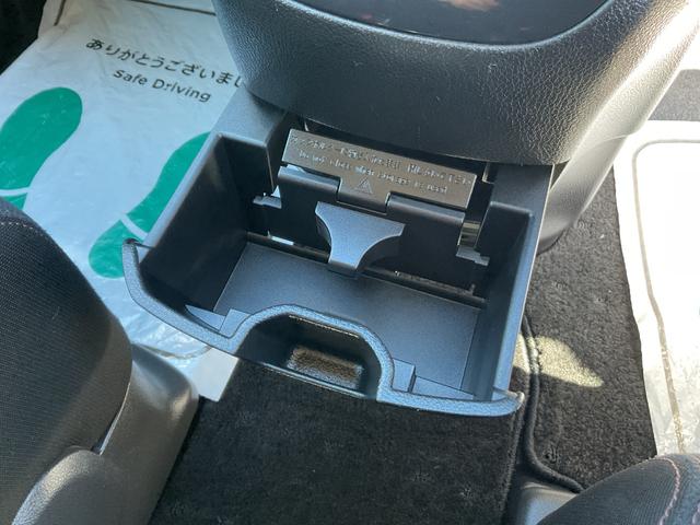 セレナ ハイウェイスター　Ｓ－ハイブリッド　純正メモリーナビ・ＴＶ・ＤＶＤ・バックカメラ・ＥＴＣ・純正アルミホイール・両側電動スライドドア・アイドリングストップ・オートライト・フォグランプ・プッシュスタート・ドアバイザー（33枚目）