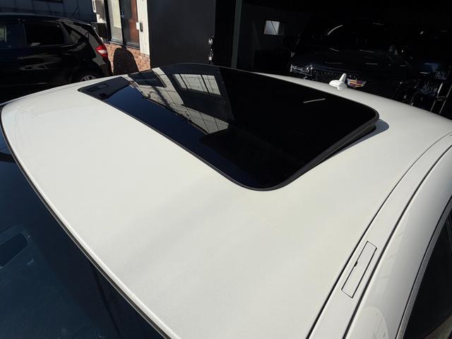 ＣＬＳクラス ＣＬＳ２２０　ブルーテック　ＡＭＧライン　サンルーフ　純正ナビ　アラウンドビュー　メモリーパワーシート　パワートランク　本革シート　地デジ　ＢＳＭ　純正ドラレコ　レーダーセーフティ（18枚目）