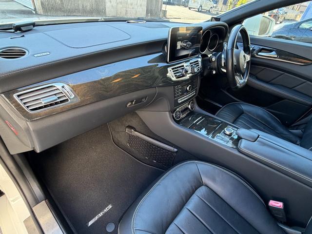 ＣＬＳクラス ＣＬＳ２２０　ブルーテック　ＡＭＧライン　サンルーフ　純正ナビ　アラウンドビュー　メモリーパワーシート　パワートランク　本革シート　地デジ　ＢＳＭ　純正ドラレコ　レーダーセーフティ（42枚目）