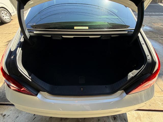 ＣＬＳクラス ＣＬＳ２２０　ブルーテック　ＡＭＧライン　サンルーフ　純正ナビ　アラウンドビュー　メモリーパワーシート　パワートランク　本革シート　地デジ　ＢＳＭ　純正ドラレコ　レーダーセーフティ（47枚目）