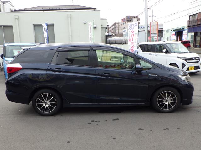 シャトル ハイブリッドZ ETC バックカメラ TV オートクルーズコントロール 衝突被害軽減システム アルミホイール LEDヘッドランプ スマートキー 電動格納ミラー シートヒーター AT 盗難防止システム 衝突安全ボディ(21枚目)