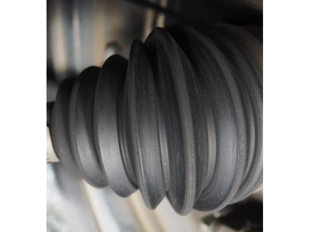 シャフトブーツの破れ、グリス漏れありません。