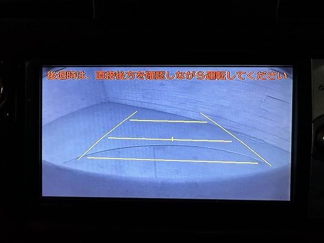 ＦＪクルーザー ベースグレード　ＯＢＤ済　純正ナビ　バックカメラ　クルーズコントロール　ＥＴＣ　１７インチＲＴホワイトレタータイヤ　コーナーセンサー　ＣＤ　ＤＶＤ　Ｂｌｕｅｔｏｏｔｈ機能　オートエアコン　電動格納ミラー（4枚目）