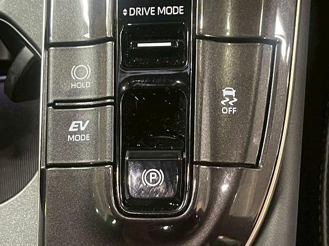 クラウンスポーツ Ｚ　ワンオーナー　パノラマルーフ　追従クルーズコントロール　全周囲カメラ　デジタルインナーミラー　ＡＣ１００Ｖ　ブラインドスポットモニター　電動バックドア　パワーシート　シートヒーター　シートエアコン（67枚目）
