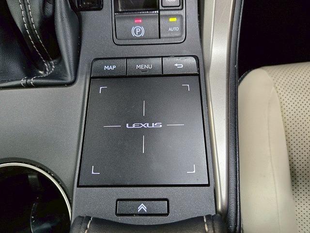 ＮＸ ＮＸ３００ｈ　バージョンＬ　３眼ＬＥＤ／全周囲カメラ／ＢＳＭ／シートクーラー／シートヒーター／レーダークルーズコントロール／パワーバックドア／純正ナビ／フルセグ／白革シート／オートハイビーム／レクサスセーフティ／車線逸脱警報（21枚目）