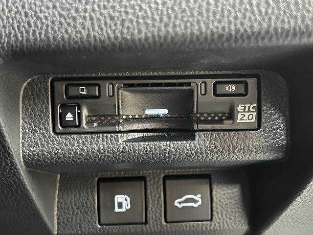 クラウンクロスオーバー ＲＳ　１２．３インチナビ／バックカメラ／サンルーフ／シートヒーター／シートエアコン／パワーシート／シートメモリ／２１インチアルミ／電動リアゲート／ＵＳＢ端子／ＡＣ１００Ｖ／レーダークルーズ／衝突軽減／ＥＴＣ（8枚目）