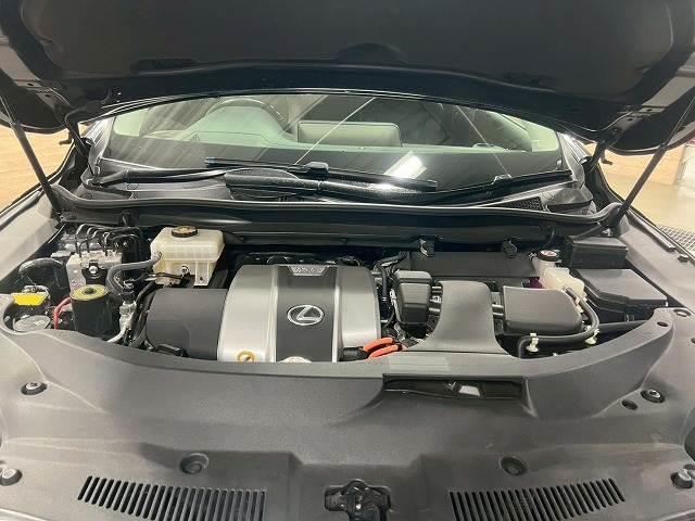ＲＸ ＲＸ４５０ｈ　バージョンＬ　茶革シート／ＢＳＭ／パワーバックドア／レーダークルーズ／シートヒーター／シートクーラー／純正ナビＴＶ／パワーシート／シートメモリー／ＡＣ１００Ｖ／後席電動シート／後席シートヒーター／ＨＵＤ／ＥＴＣ（13枚目）