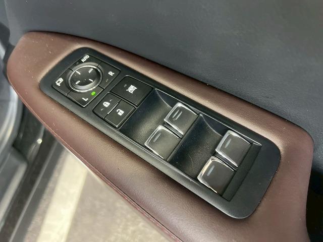 ＲＸ ＲＸ４５０ｈ　バージョンＬ　茶革シート／ＢＳＭ／パワーバックドア／レーダークルーズ／シートヒーター／シートクーラー／純正ナビＴＶ／パワーシート／シートメモリー／ＡＣ１００Ｖ／後席電動シート／後席シートヒーター／ＨＵＤ／ＥＴＣ（66枚目）