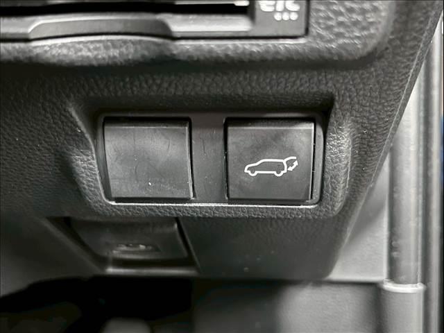 カローラクロス ハイブリッド Z ワンオーナー/ナビ/バックカメラ/レーダークルーズ/BSM/シートヒーター/パワーシート/ETC/パワーバックドア/ディスプレイオーディオ/ハーフレザー/前後ドライブレコーダー/Bluetooth(7枚目)