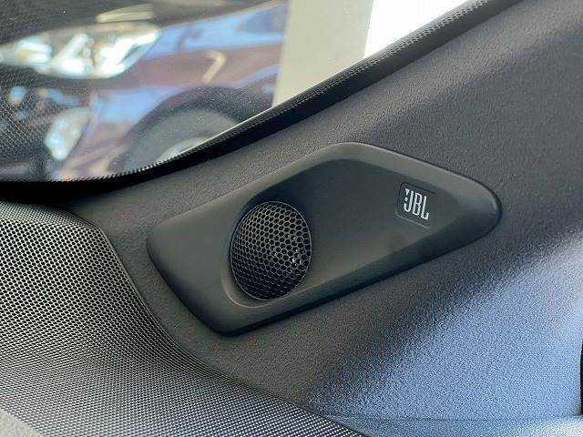ヴェルファイアハイブリッド エグゼクティブラウンジ　モデリスタ／ＪＢＬ／全周囲カメラ／１４型ディスプレイ／両側電動／後席モニター／パワーシート／電動リアゲート／シートメモリ／デジタルミラー／ブラインドスポット／シートヒーター／シートエアコン／サンルーフ（8枚目）