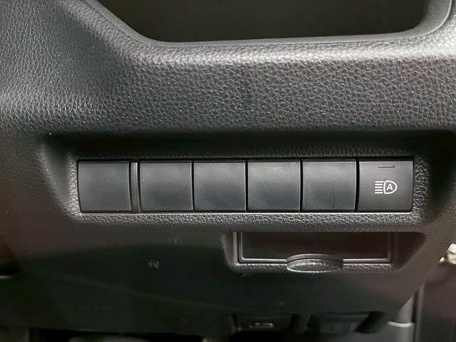 ＲＡＶ４ Ｘ　ナビ／バックカメラ／レーダークルーズコントロール／ＥＴＣ／衝突軽減ブレーキ／レーンディパーチャーアラート／ＵＳＢ端子／１７インチアルミ／Ｂｌｕｅｔｏｏｔｈ再生／電子パーキングブレーキ／スマートキー／（6枚目）