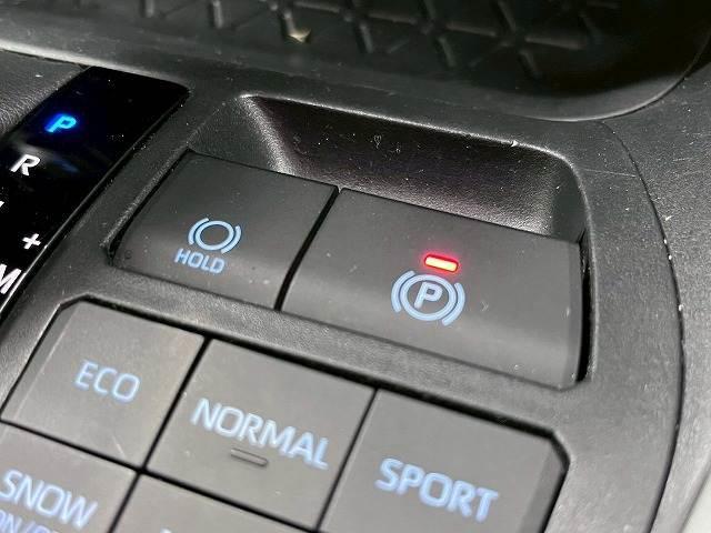 ＲＡＶ４ Ｘ　ナビ／バックカメラ／レーダークルーズコントロール／ＥＴＣ／衝突軽減ブレーキ／レーンディパーチャーアラート／ＵＳＢ端子／１７インチアルミ／Ｂｌｕｅｔｏｏｔｈ再生／電子パーキングブレーキ／スマートキー／（7枚目）