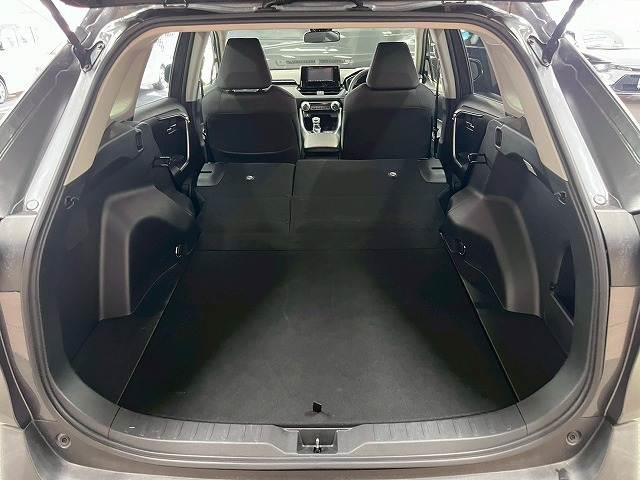 ＲＡＶ４ Ｘ　ナビ／バックカメラ／レーダークルーズコントロール／ＥＴＣ／衝突軽減ブレーキ／レーンディパーチャーアラート／ＵＳＢ端子／１７インチアルミ／Ｂｌｕｅｔｏｏｔｈ再生／電子パーキングブレーキ／スマートキー／（20枚目）