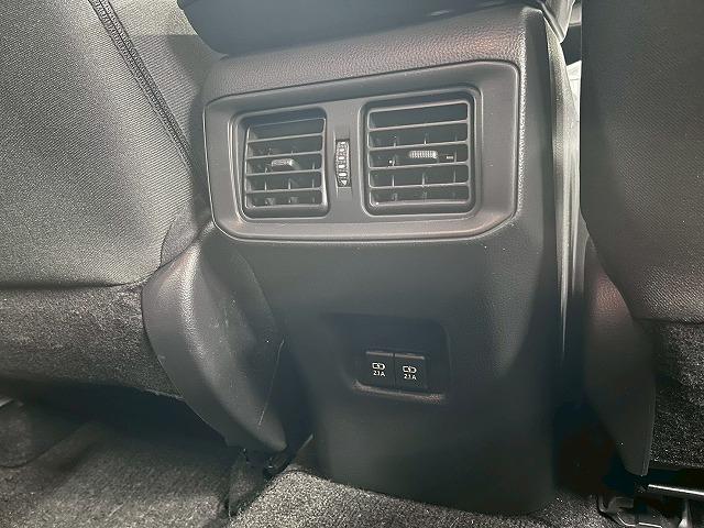ＲＡＶ４ Ｘ　ナビ／バックカメラ／レーダークルーズコントロール／ＥＴＣ／衝突軽減ブレーキ／レーンディパーチャーアラート／ＵＳＢ端子／１７インチアルミ／Ｂｌｕｅｔｏｏｔｈ再生／電子パーキングブレーキ／スマートキー／（52枚目）