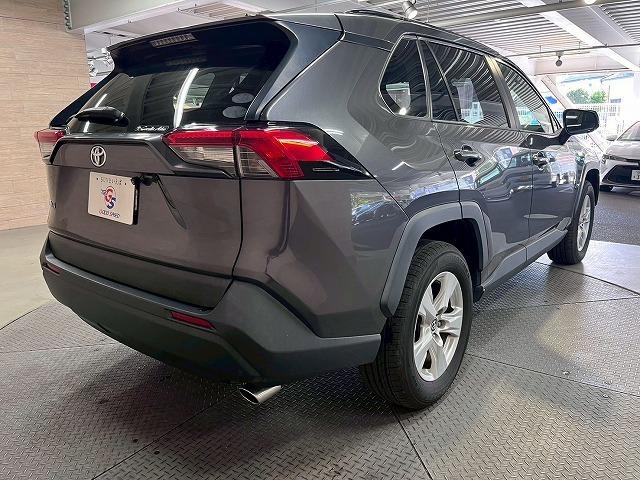 ＲＡＶ４ Ｘ　ナビ／バックカメラ／レーダークルーズコントロール／ＥＴＣ／衝突軽減ブレーキ／レーンディパーチャーアラート／ＵＳＢ端子／１７インチアルミ／Ｂｌｕｅｔｏｏｔｈ再生／電子パーキングブレーキ／スマートキー／（61枚目）