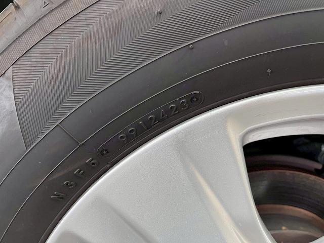 ＲＡＶ４ Ｘ　ナビ／バックカメラ／レーダークルーズコントロール／ＥＴＣ／衝突軽減ブレーキ／レーンディパーチャーアラート／ＵＳＢ端子／１７インチアルミ／Ｂｌｕｅｔｏｏｔｈ再生／電子パーキングブレーキ／スマートキー／（74枚目）