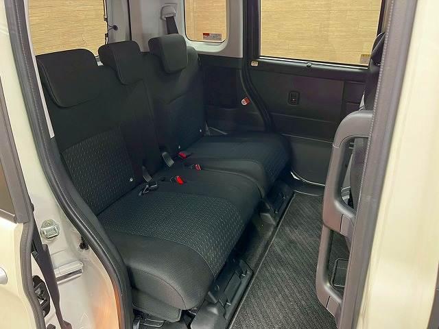 ルーミー カスタムＧ　全周囲カメラ／両側電動スライドドア／シートヒーター／純正ナビ／フルセグ／衝突軽減ブレーキ／レーダークルーズコントロール／前後ドラレコ／コーナーセンサー／Ｂｌｕｅｔｏｏｔｈ再生／レーンディパーチャー（10枚目）