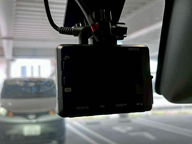 ルーミー カスタムＧ　全周囲カメラ／両側電動スライドドア／シートヒーター／純正ナビ／フルセグ／衝突軽減ブレーキ／レーダークルーズコントロール／前後ドラレコ／コーナーセンサー／Ｂｌｕｅｔｏｏｔｈ再生／レーンディパーチャー（14枚目）