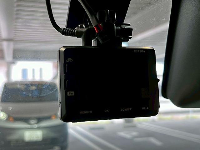 ルーミー カスタムＧ　全周囲カメラ／両側電動スライドドア／シートヒーター／純正ナビ／フルセグ／衝突軽減ブレーキ／レーダークルーズコントロール／前後ドラレコ／コーナーセンサー／Ｂｌｕｅｔｏｏｔｈ再生／レーンディパーチャー（38枚目）