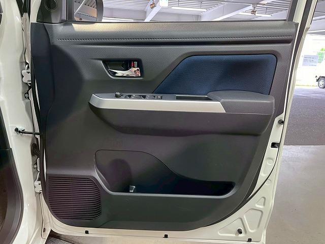 ルーミー カスタムＧ　全周囲カメラ／両側電動スライドドア／シートヒーター／純正ナビ／フルセグ／衝突軽減ブレーキ／レーダークルーズコントロール／前後ドラレコ／コーナーセンサー／Ｂｌｕｅｔｏｏｔｈ再生／レーンディパーチャー（52枚目）