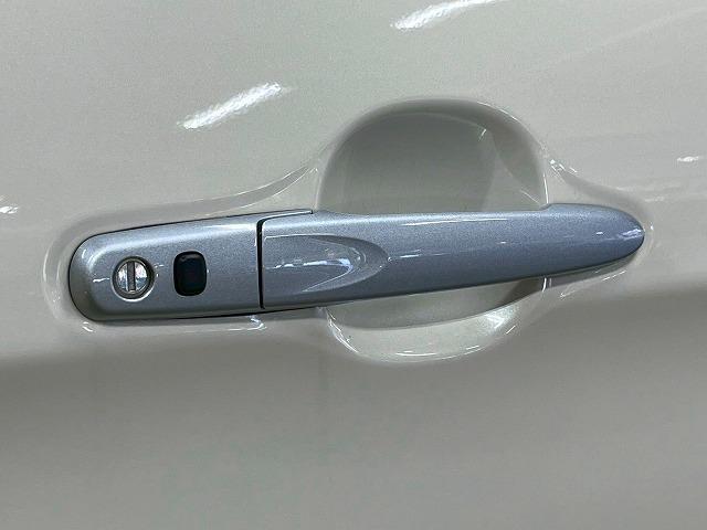 ルーミー カスタムＧ　全周囲カメラ／両側電動スライドドア／シートヒーター／純正ナビ／フルセグ／衝突軽減ブレーキ／レーダークルーズコントロール／前後ドラレコ／コーナーセンサー／Ｂｌｕｅｔｏｏｔｈ再生／レーンディパーチャー（58枚目）