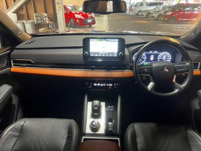 アウトランダーPHEV P ワンオーナー/BOSE/レザーシート/全周囲カメラ/スマホ連動ナビTV/マイパイロット/本革シート/前後シートヒーター/メモリ付パワーシート/電気温水式ヒーター/リフレッシュ機能付シート/AC100V(2枚目)