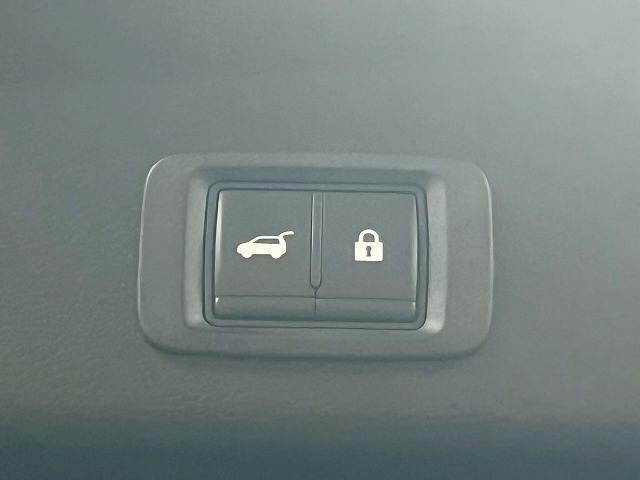 アウトランダーPHEV P ワンオーナー/BOSE/レザーシート/全周囲カメラ/スマホ連動ナビTV/マイパイロット/本革シート/前後シートヒーター/メモリ付パワーシート/電気温水式ヒーター/リフレッシュ機能付シート/AC100V(15枚目)