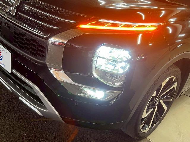 アウトランダーPHEV P ワンオーナー/BOSE/レザーシート/全周囲カメラ/スマホ連動ナビTV/マイパイロット/本革シート/前後シートヒーター/メモリ付パワーシート/電気温水式ヒーター/リフレッシュ機能付シート/AC100V(31枚目)