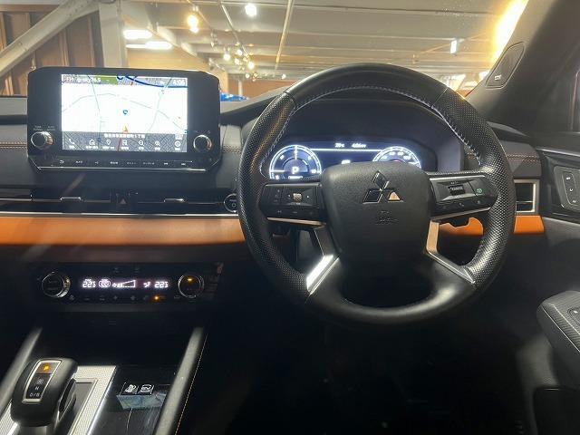 アウトランダーPHEV P ワンオーナー/BOSE/レザーシート/全周囲カメラ/スマホ連動ナビTV/マイパイロット/本革シート/前後シートヒーター/メモリ付パワーシート/電気温水式ヒーター/リフレッシュ機能付シート/AC100V(79枚目)