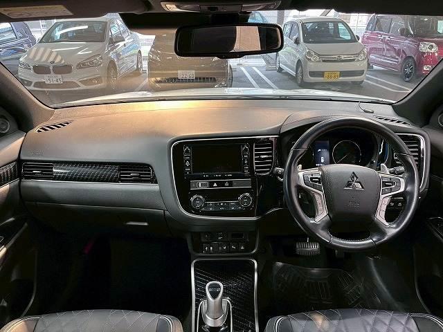 アウトランダーPHEV Gプレミアムパッケージ 全周囲/BSM/パドルシフト/シートヒーター/ナビ/クルーズコントロール/18インチアルミ/ETC/パワーシート/レザーシート/AC100V/フルセグ/衝突軽減ブレーキ/レーンディパーチャーアラート(2枚目)