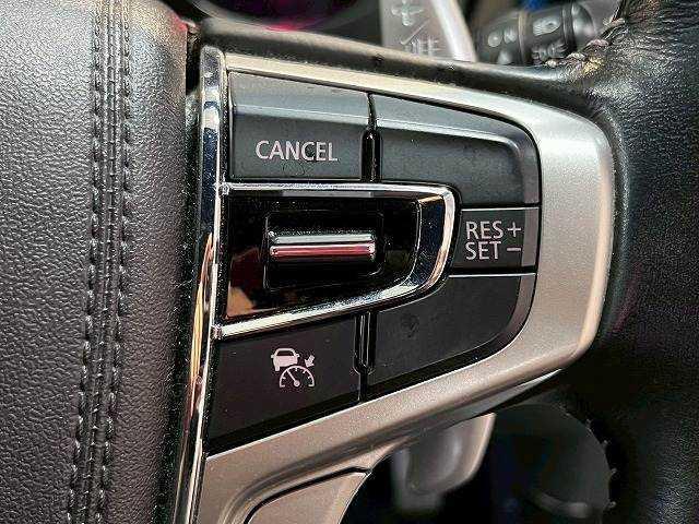 アウトランダーPHEV Gプレミアムパッケージ 全周囲/BSM/パドルシフト/シートヒーター/ナビ/クルーズコントロール/18インチアルミ/ETC/パワーシート/レザーシート/AC100V/フルセグ/衝突軽減ブレーキ/レーンディパーチャーアラート(6枚目)