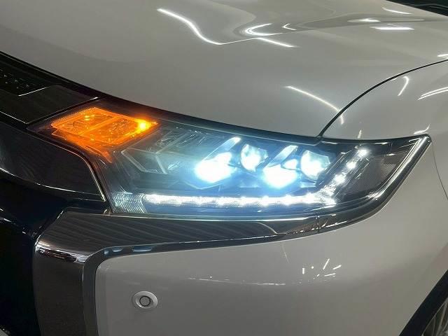 アウトランダーPHEV Gプレミアムパッケージ 全周囲/BSM/パドルシフト/シートヒーター/ナビ/クルーズコントロール/18インチアルミ/ETC/パワーシート/レザーシート/AC100V/フルセグ/衝突軽減ブレーキ/レーンディパーチャーアラート(11枚目)