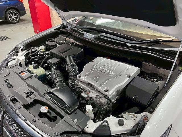 アウトランダーPHEV Gプレミアムパッケージ 全周囲/BSM/パドルシフト/シートヒーター/ナビ/クルーズコントロール/18インチアルミ/ETC/パワーシート/レザーシート/AC100V/フルセグ/衝突軽減ブレーキ/レーンディパーチャーアラート(23枚目)