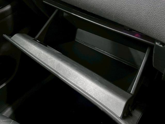 アウトランダーPHEV Gプレミアムパッケージ 全周囲/BSM/パドルシフト/シートヒーター/ナビ/クルーズコントロール/18インチアルミ/ETC/パワーシート/レザーシート/AC100V/フルセグ/衝突軽減ブレーキ/レーンディパーチャーアラート(41枚目)