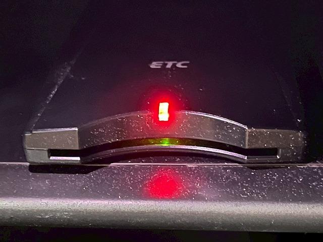 アウトランダーPHEV Gプレミアムパッケージ 全周囲/BSM/パドルシフト/シートヒーター/ナビ/クルーズコントロール/18インチアルミ/ETC/パワーシート/レザーシート/AC100V/フルセグ/衝突軽減ブレーキ/レーンディパーチャーアラート(42枚目)