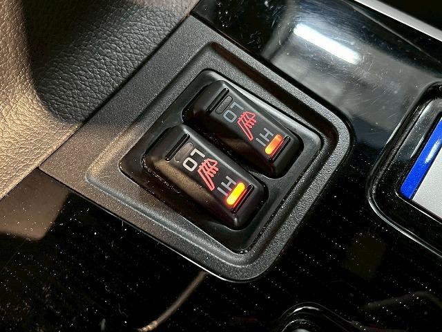 アウトランダーPHEV Gプレミアムパッケージ 全周囲/BSM/パドルシフト/シートヒーター/ナビ/クルーズコントロール/18インチアルミ/ETC/パワーシート/レザーシート/AC100V/フルセグ/衝突軽減ブレーキ/レーンディパーチャーアラート(50枚目)