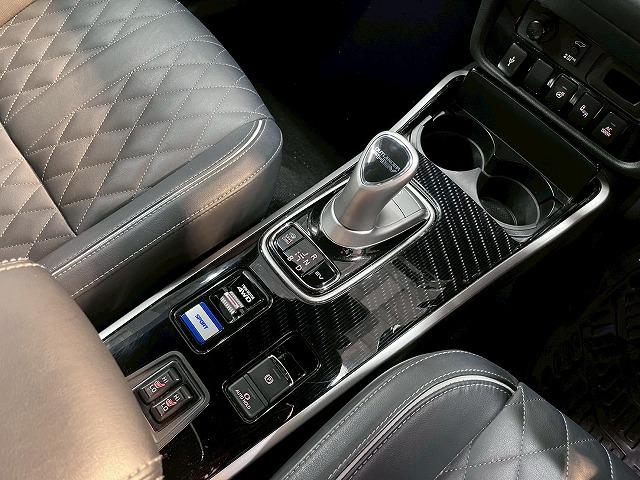 アウトランダーPHEV Gプレミアムパッケージ 全周囲/BSM/パドルシフト/シートヒーター/ナビ/クルーズコントロール/18インチアルミ/ETC/パワーシート/レザーシート/AC100V/フルセグ/衝突軽減ブレーキ/レーンディパーチャーアラート(54枚目)