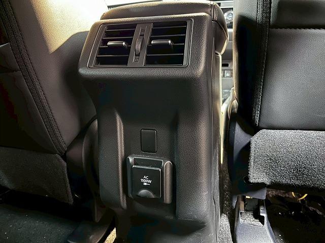 アウトランダーPHEV Gプレミアムパッケージ 全周囲/BSM/パドルシフト/シートヒーター/ナビ/クルーズコントロール/18インチアルミ/ETC/パワーシート/レザーシート/AC100V/フルセグ/衝突軽減ブレーキ/レーンディパーチャーアラート(62枚目)